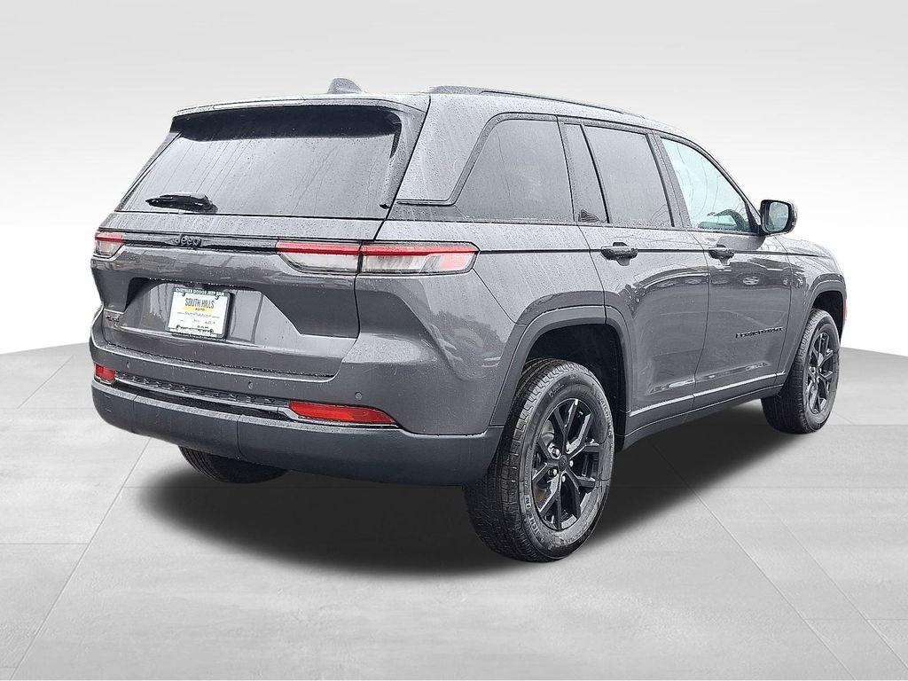 new 2025 Jeep Grand Cherokee car, priced at $38,424
