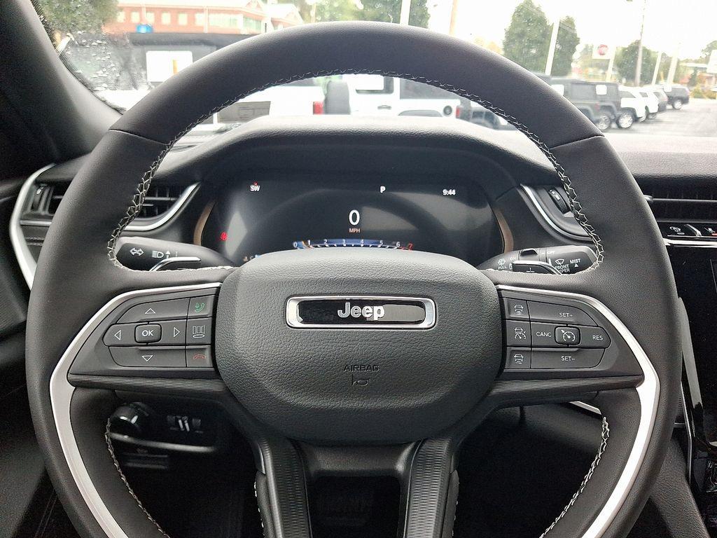 new 2025 Jeep Grand Cherokee car, priced at $38,424