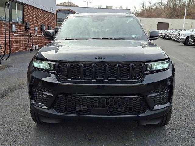 new 2025 Jeep Grand Cherokee car, priced at $43,175