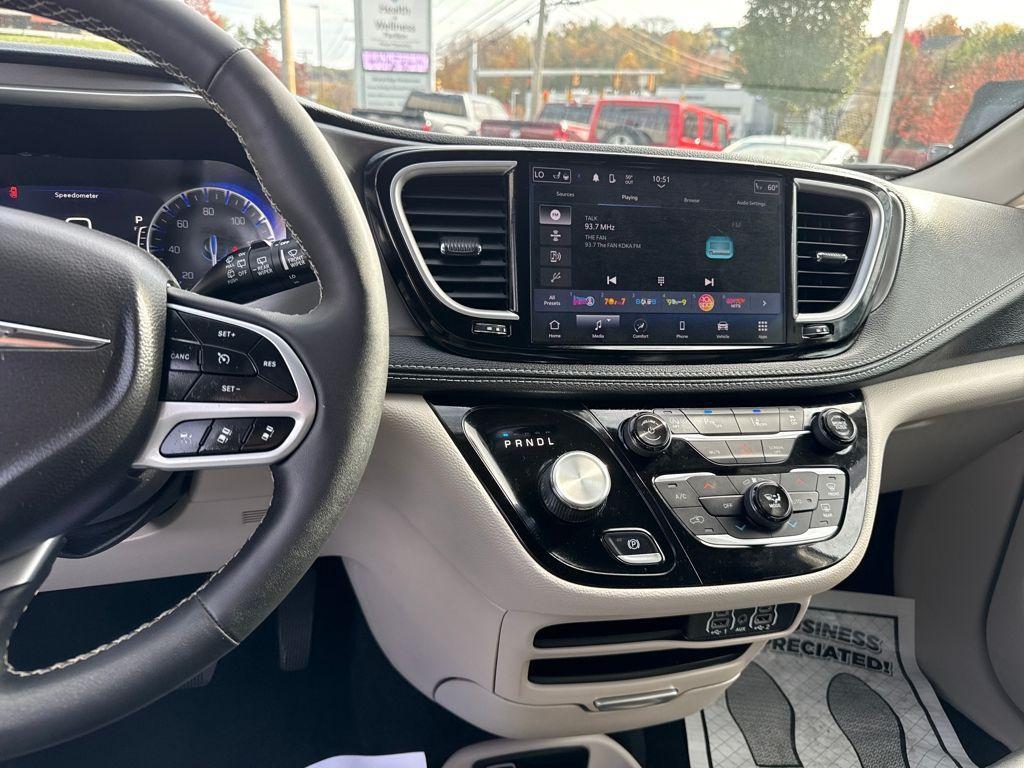used 2024 Chrysler Pacifica car, priced at $37,700