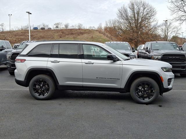 new 2025 Jeep Grand Cherokee car, priced at $44,030