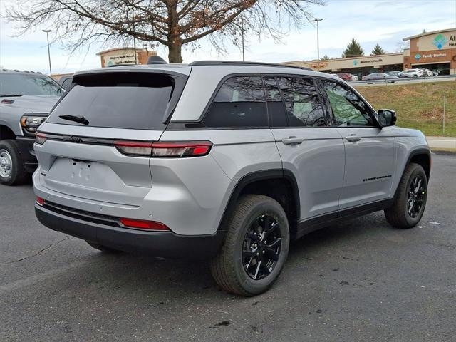 new 2025 Jeep Grand Cherokee car, priced at $44,030