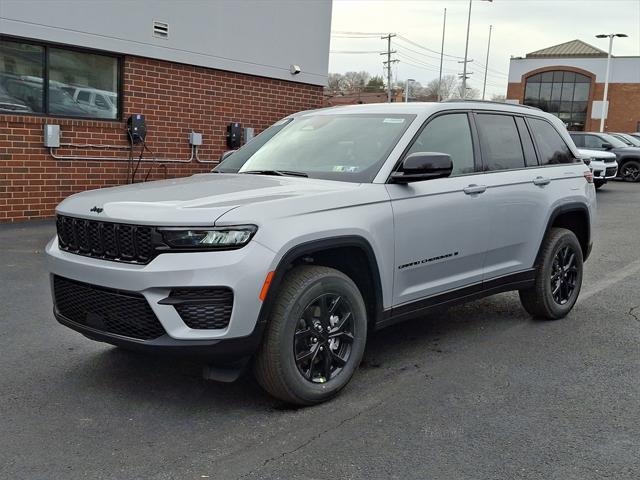 new 2025 Jeep Grand Cherokee car, priced at $44,030