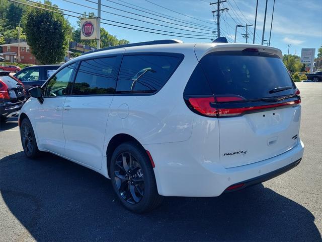 new 2024 Chrysler Pacifica car, priced at $48,183