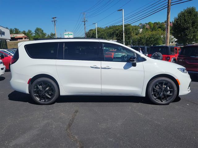 new 2024 Chrysler Pacifica car, priced at $48,183