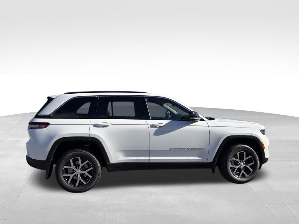 new 2025 Jeep Grand Cherokee car, priced at $41,533