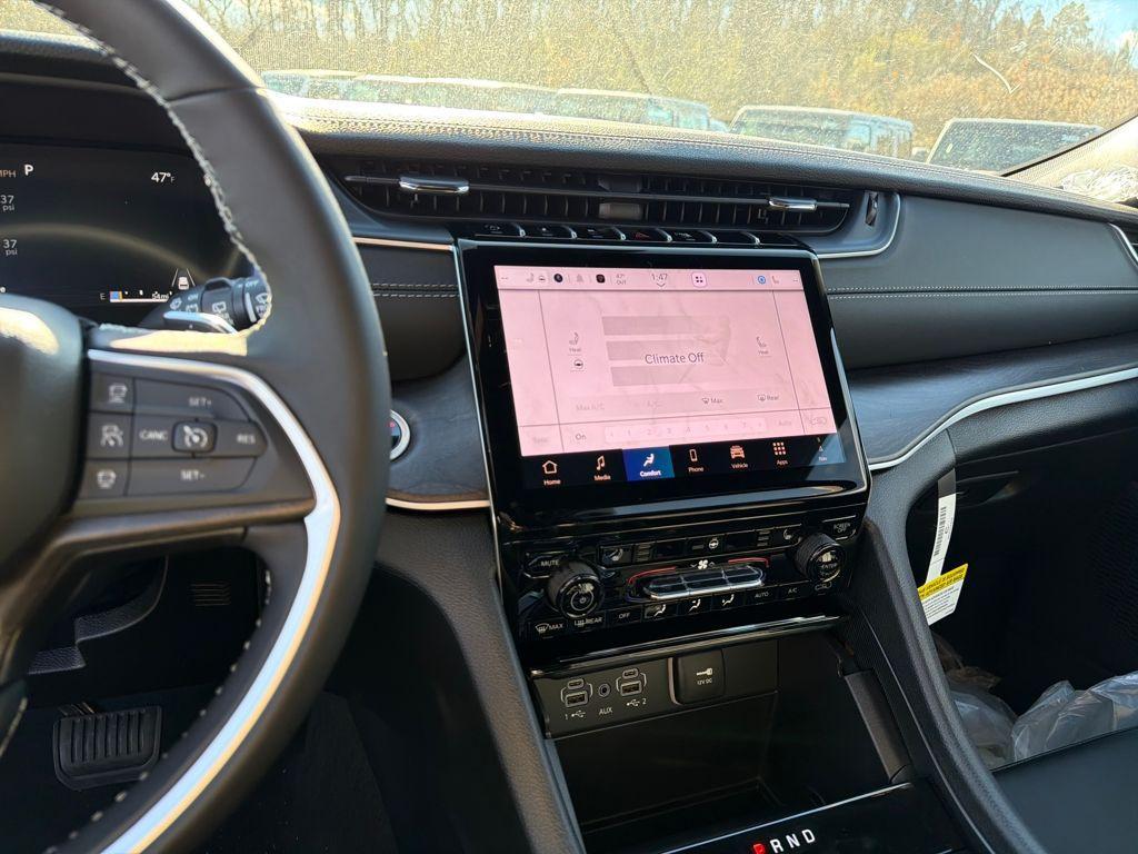 new 2025 Jeep Grand Cherokee car, priced at $41,533