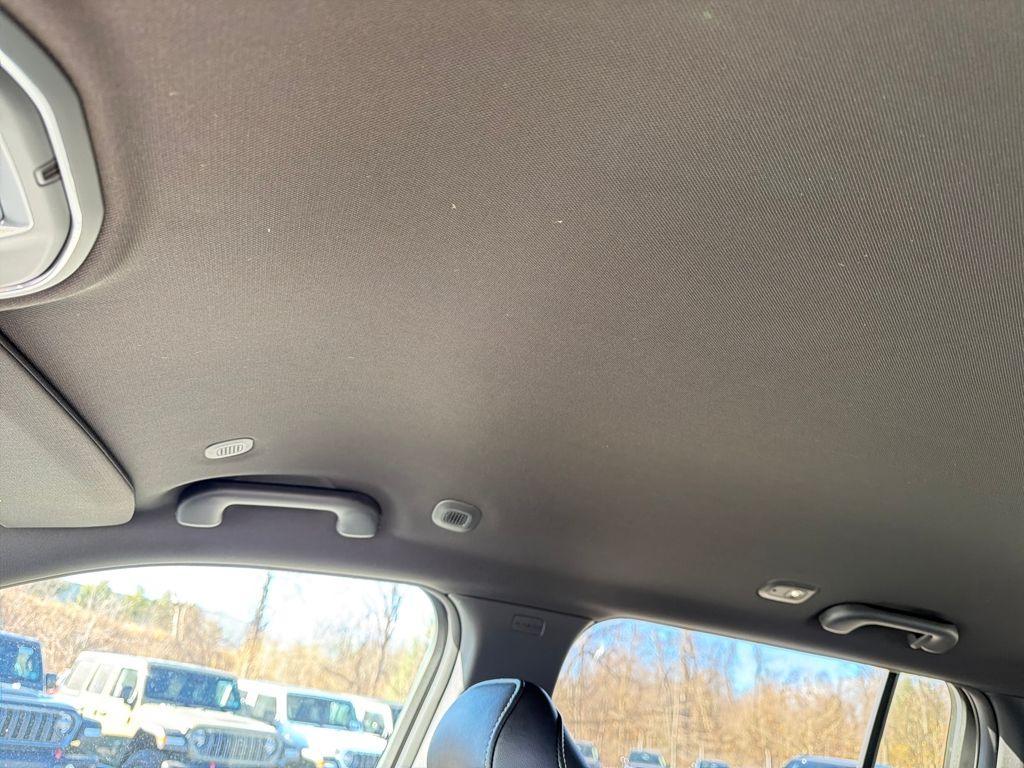 new 2025 Jeep Grand Cherokee car, priced at $41,533