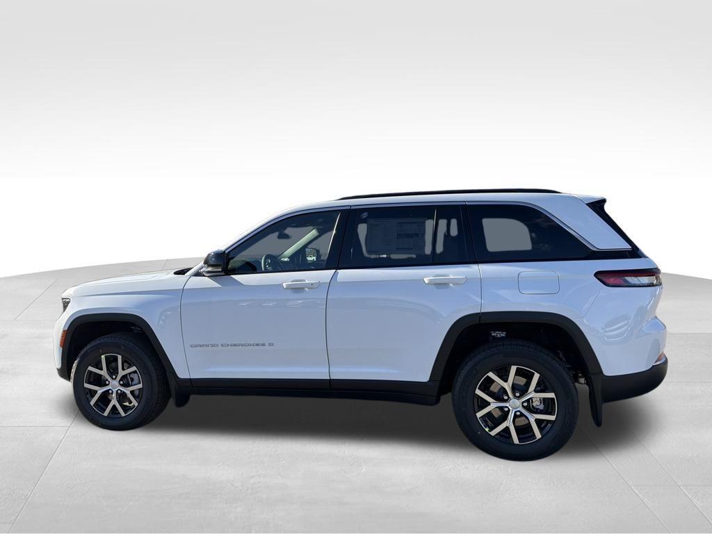new 2025 Jeep Grand Cherokee car, priced at $41,533