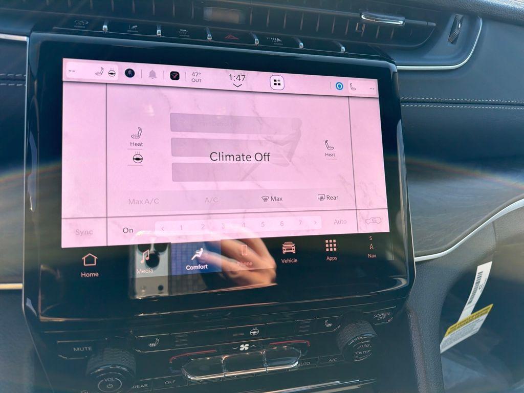 new 2025 Jeep Grand Cherokee car, priced at $41,533