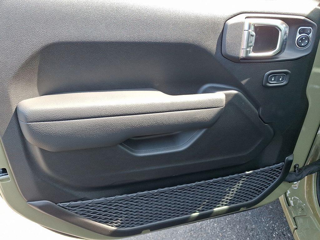 new 2025 Jeep Wrangler car, priced at $39,407