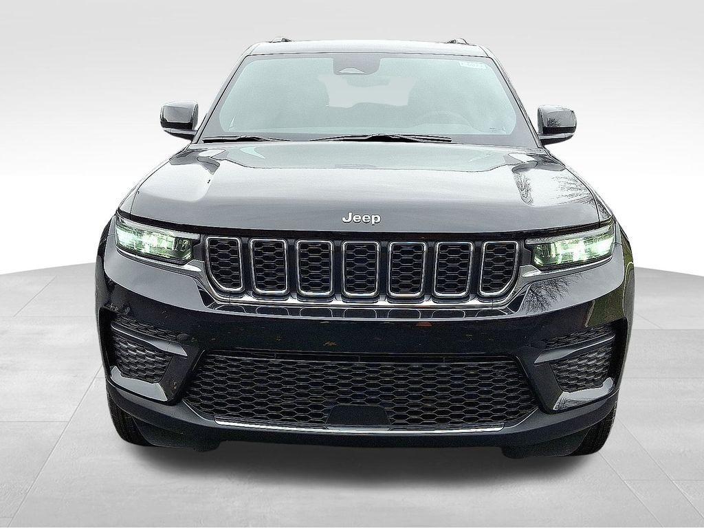 new 2025 Jeep Grand Cherokee car, priced at $34,585