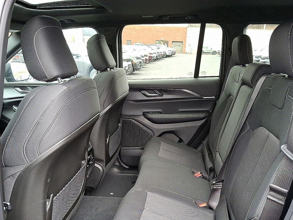 new 2025 Jeep Grand Cherokee car, priced at $34,585