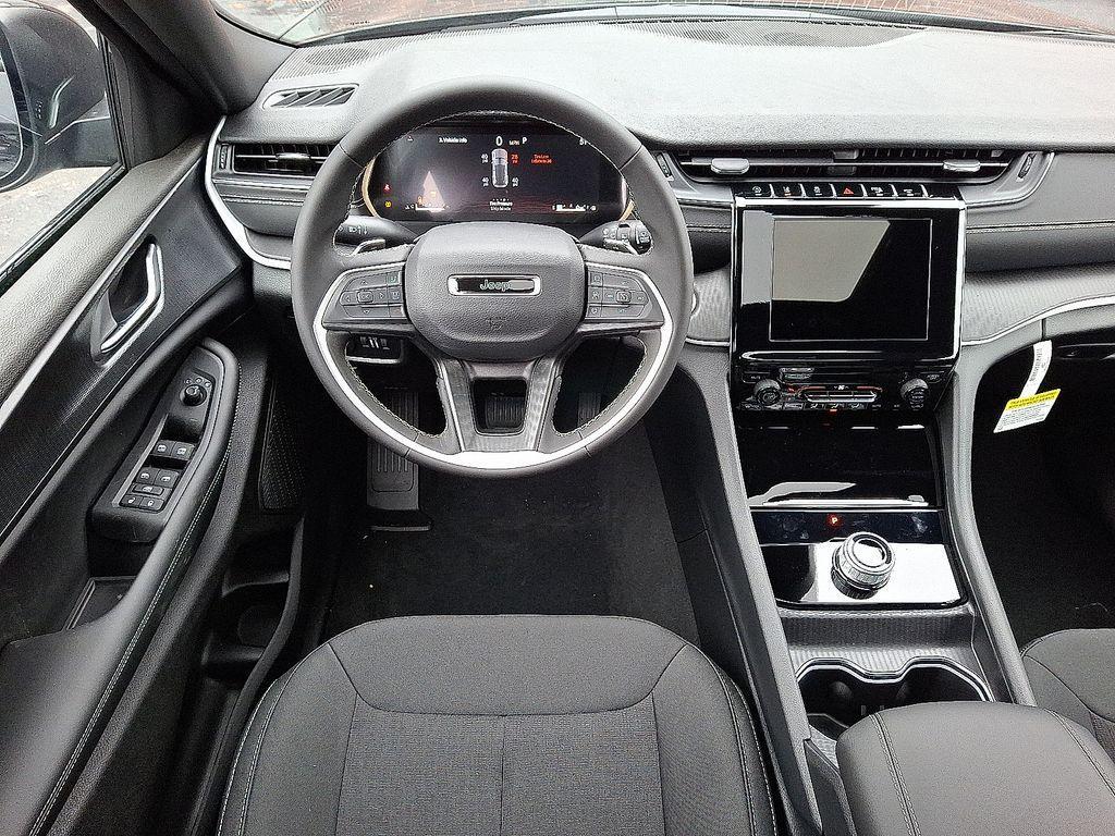 new 2025 Jeep Grand Cherokee car, priced at $34,585