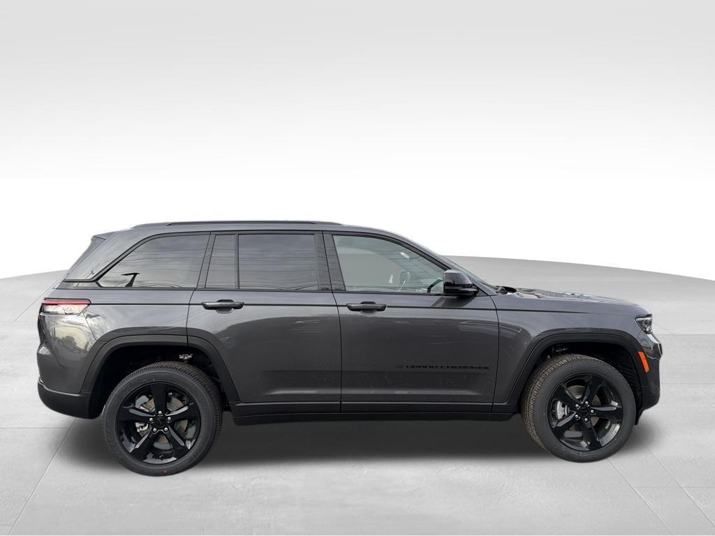 new 2025 Jeep Grand Cherokee car, priced at $41,997