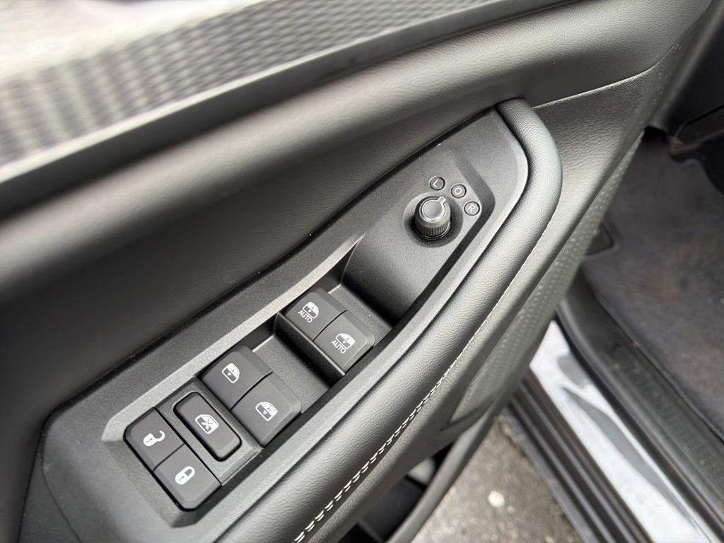 new 2025 Jeep Grand Cherokee car, priced at $41,997