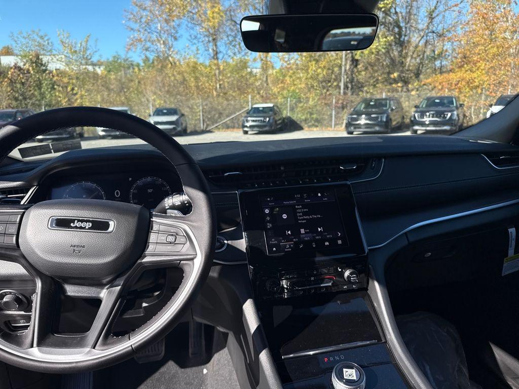 new 2025 Jeep Grand Cherokee L car, priced at $43,668