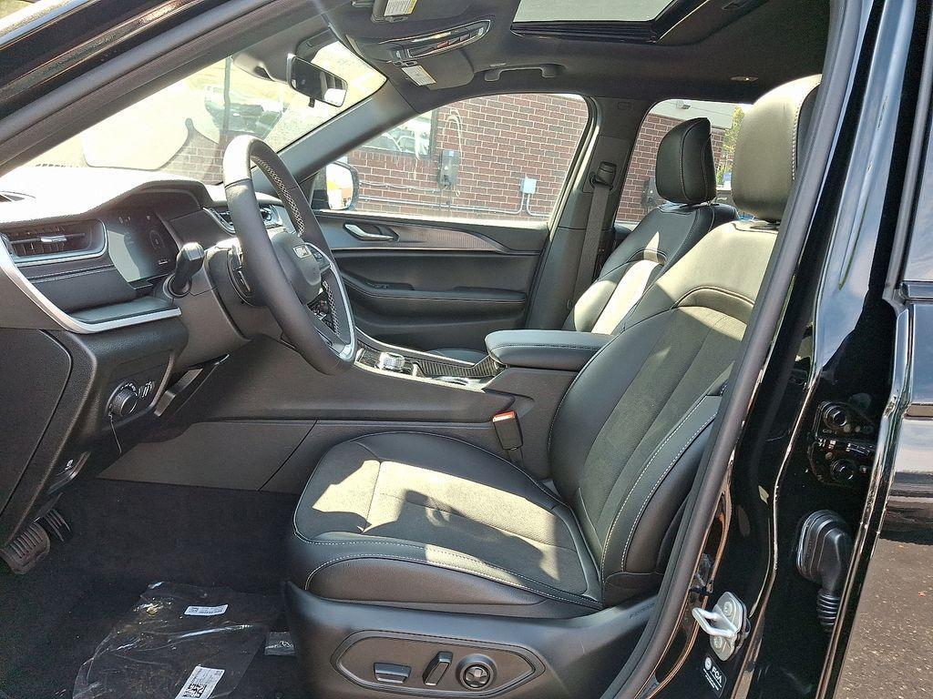 new 2025 Jeep Grand Cherokee L car, priced at $40,218