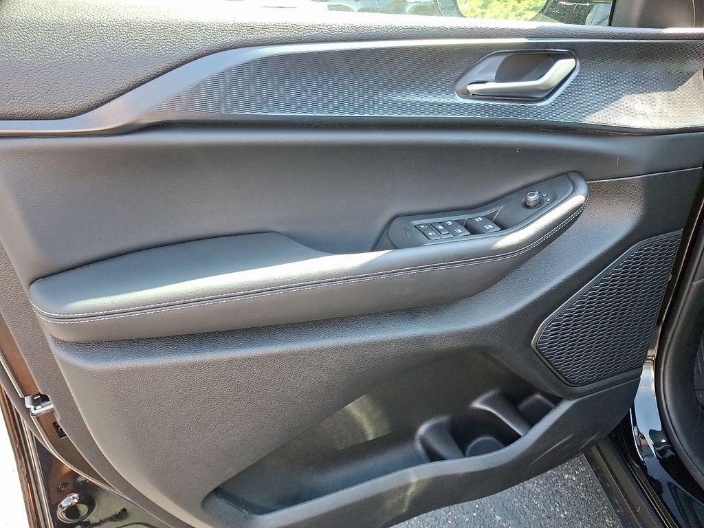 new 2025 Jeep Grand Cherokee L car, priced at $40,218