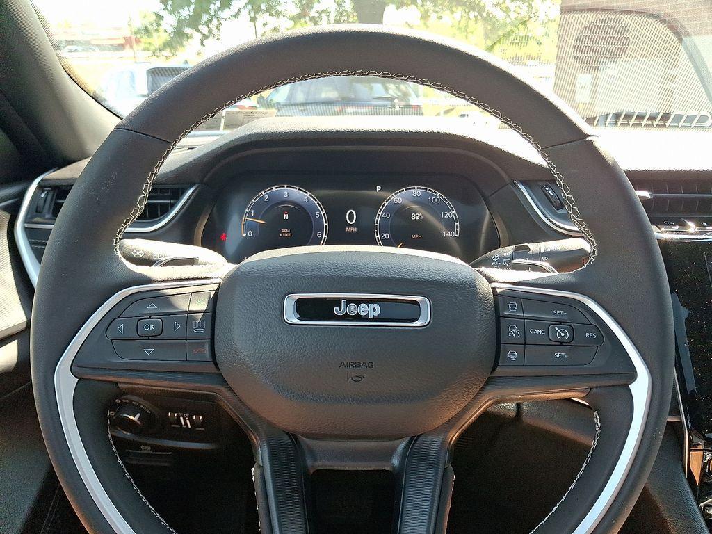 new 2025 Jeep Grand Cherokee L car, priced at $40,218