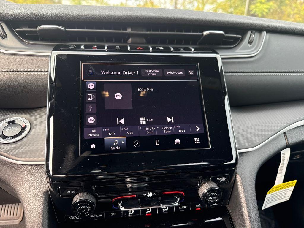 new 2025 Jeep Grand Cherokee car, priced at $37,961