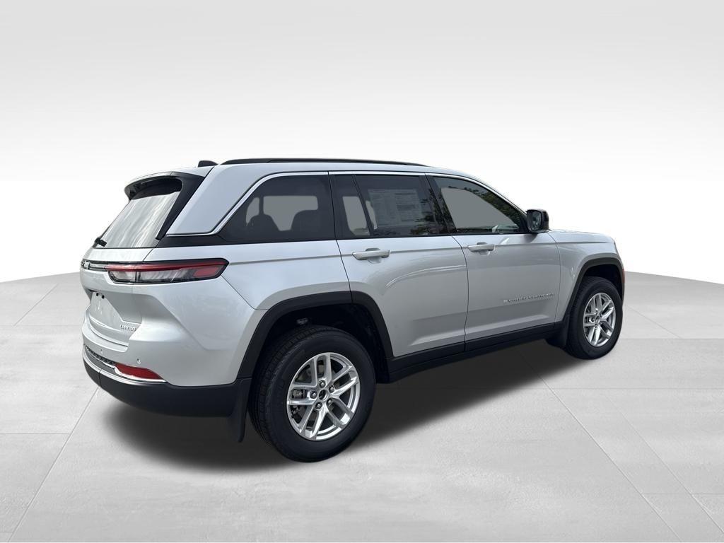 new 2025 Jeep Grand Cherokee car, priced at $37,961