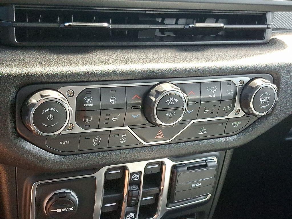 new 2025 Jeep Wrangler car, priced at $40,818