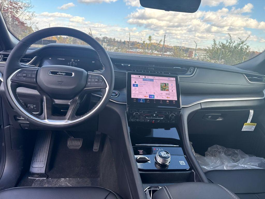 new 2025 Jeep Grand Cherokee L car, priced at $49,320