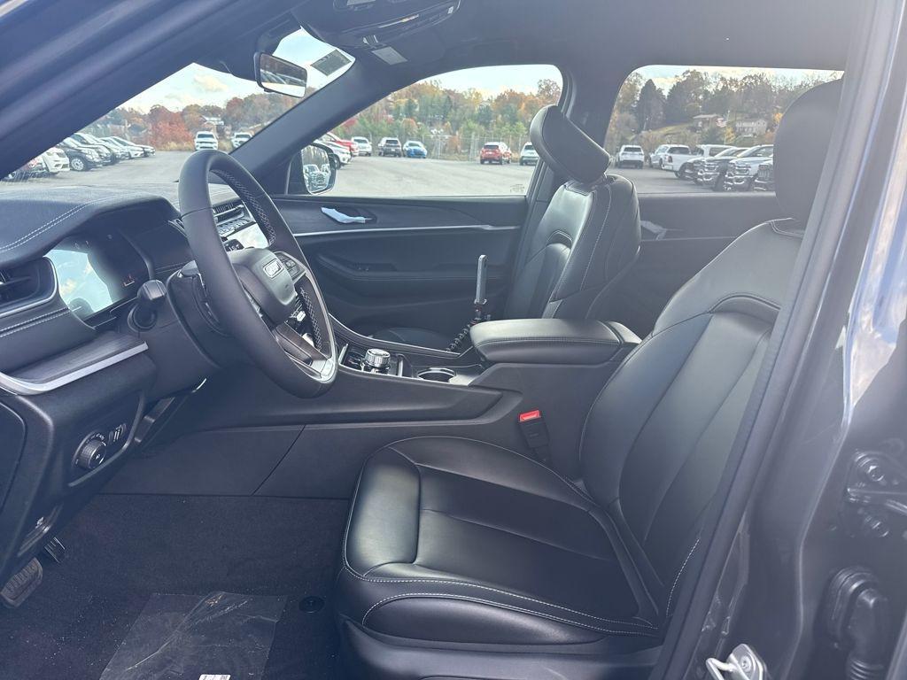 new 2025 Jeep Grand Cherokee L car, priced at $49,320