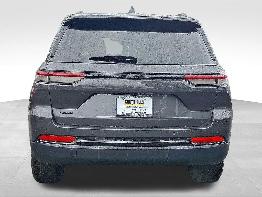 new 2025 Jeep Grand Cherokee car, priced at $40,547