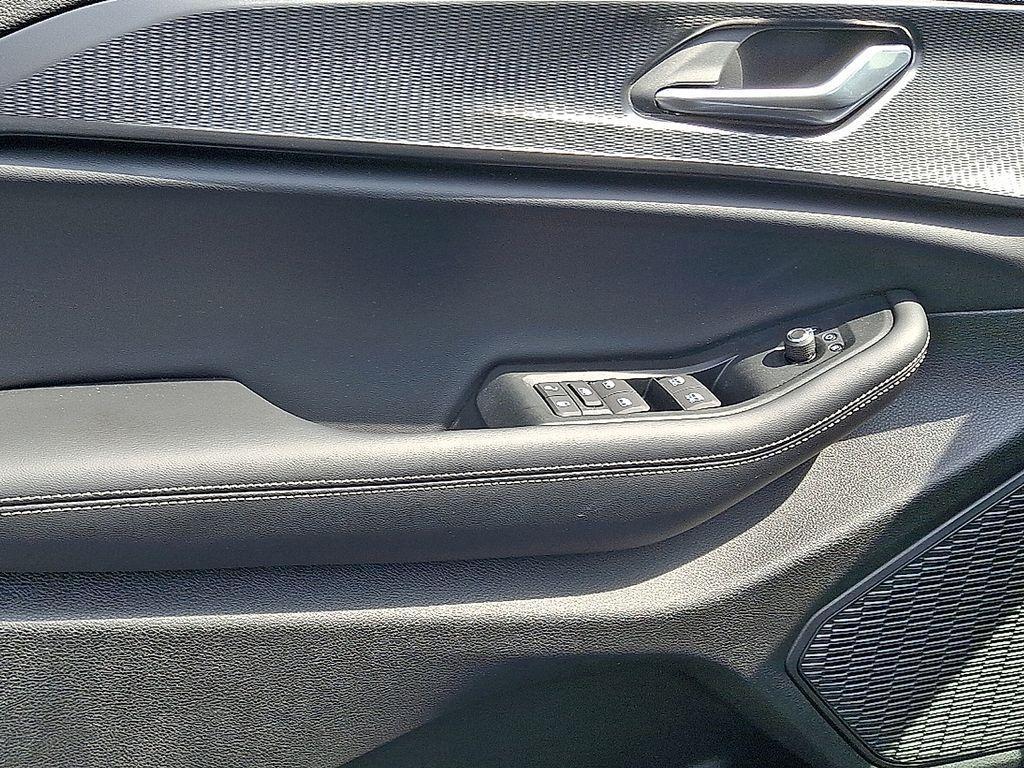 new 2025 Jeep Grand Cherokee car, priced at $40,547