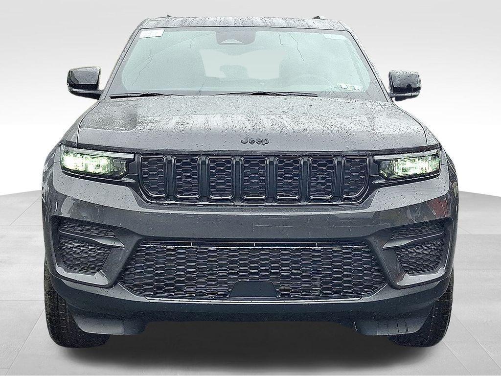 new 2025 Jeep Grand Cherokee car, priced at $40,547