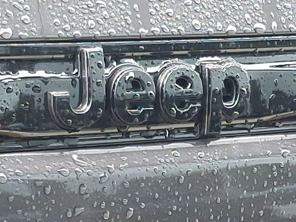 new 2025 Jeep Grand Cherokee car, priced at $40,547