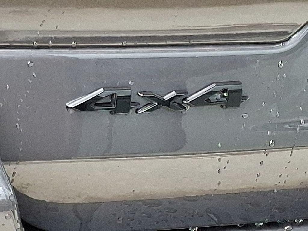 new 2025 Jeep Grand Cherokee car, priced at $40,547