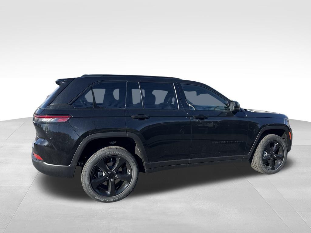 new 2025 Jeep Grand Cherokee car, priced at $41,997