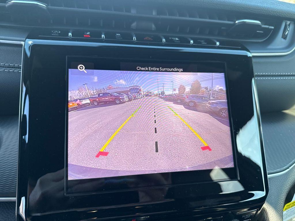 new 2025 Jeep Grand Cherokee car, priced at $41,997