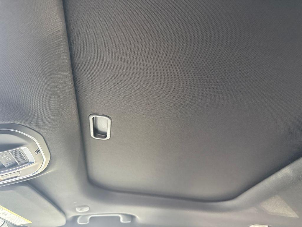 new 2025 Jeep Grand Cherokee car, priced at $41,997