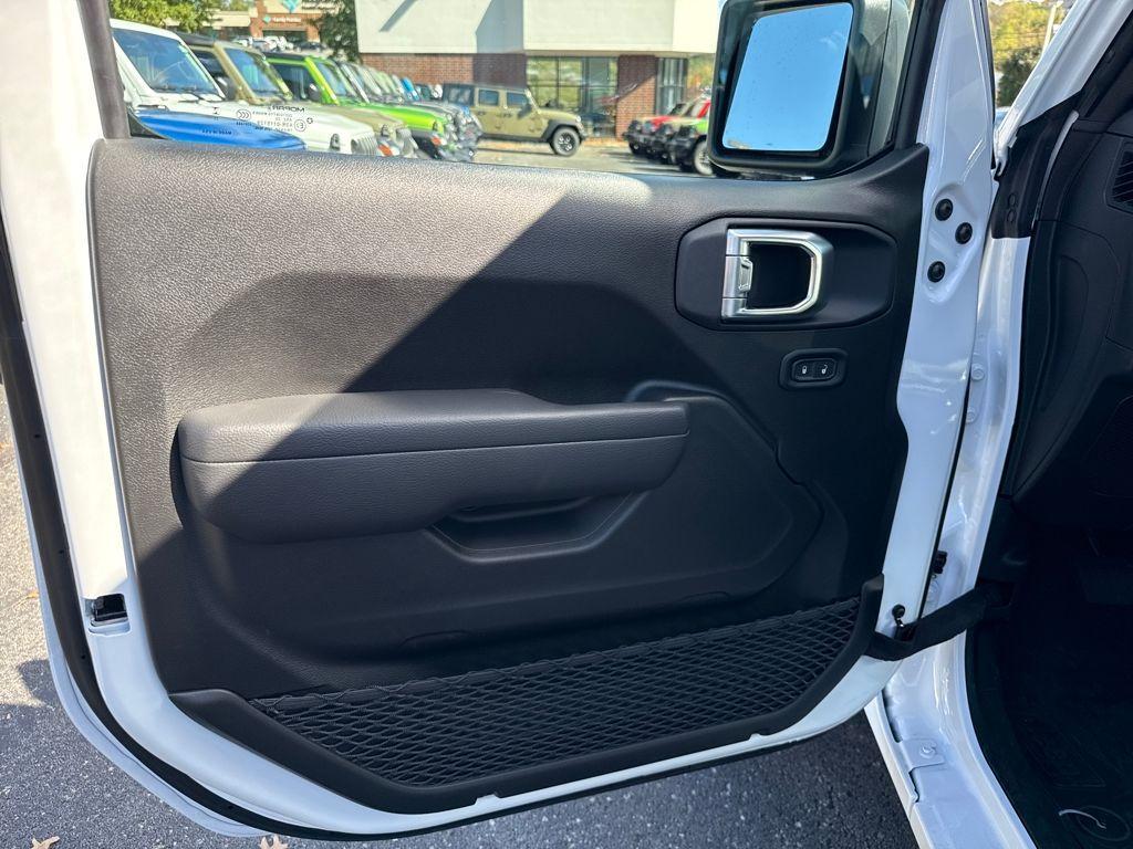 new 2026 Jeep Wrangler car, priced at $38,850