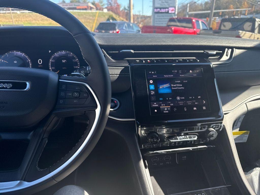 new 2025 Jeep Grand Cherokee car, priced at $41,472