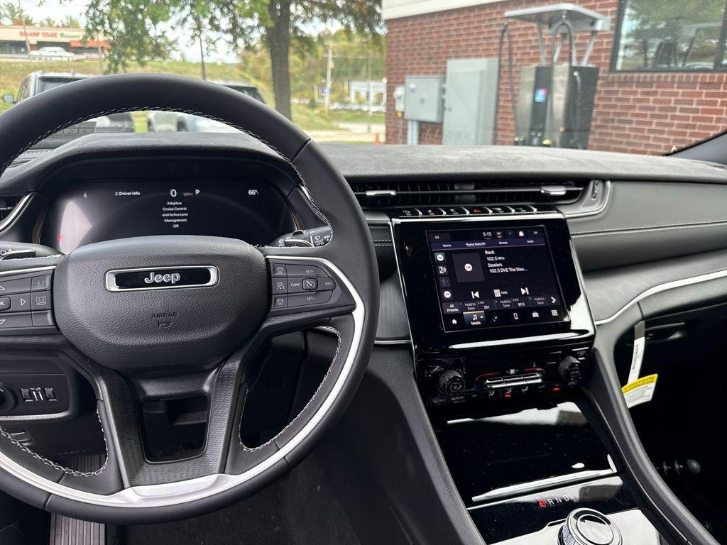 new 2025 Jeep Grand Cherokee car, priced at $37,435