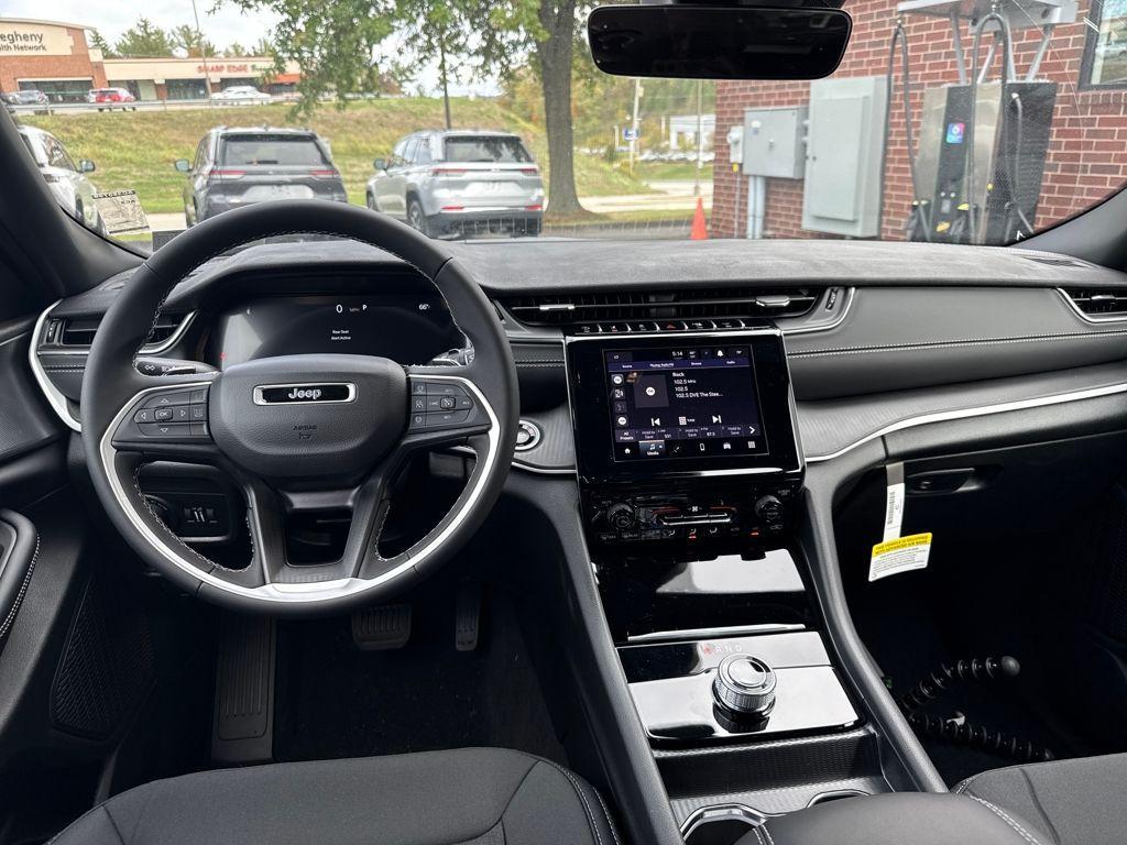 new 2025 Jeep Grand Cherokee car, priced at $37,435
