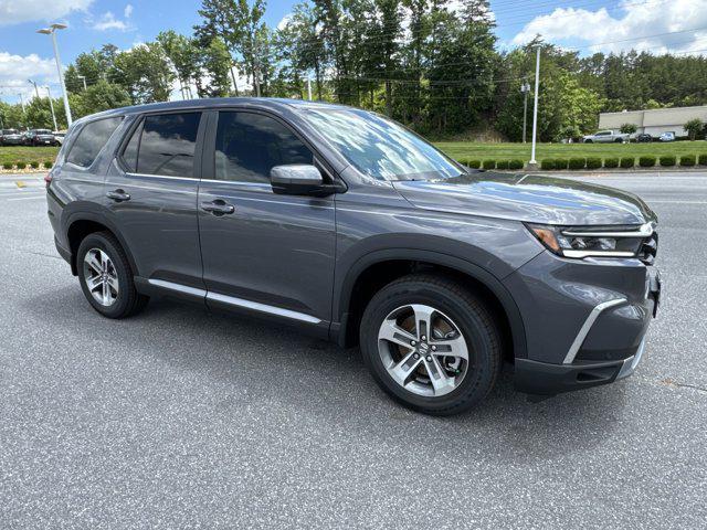 new 2025 Honda Pilot car, priced at $45,995