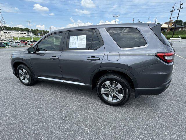 used 2025 Honda Pilot car, priced at $42,999