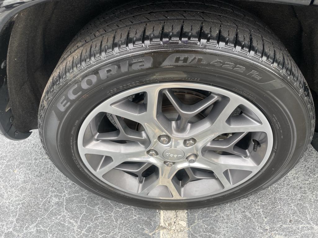 used 2021 Jeep Grand Cherokee car, priced at $32,995