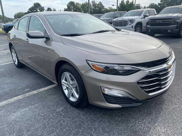 new 2025 Chevrolet Malibu car, priced at $27,035