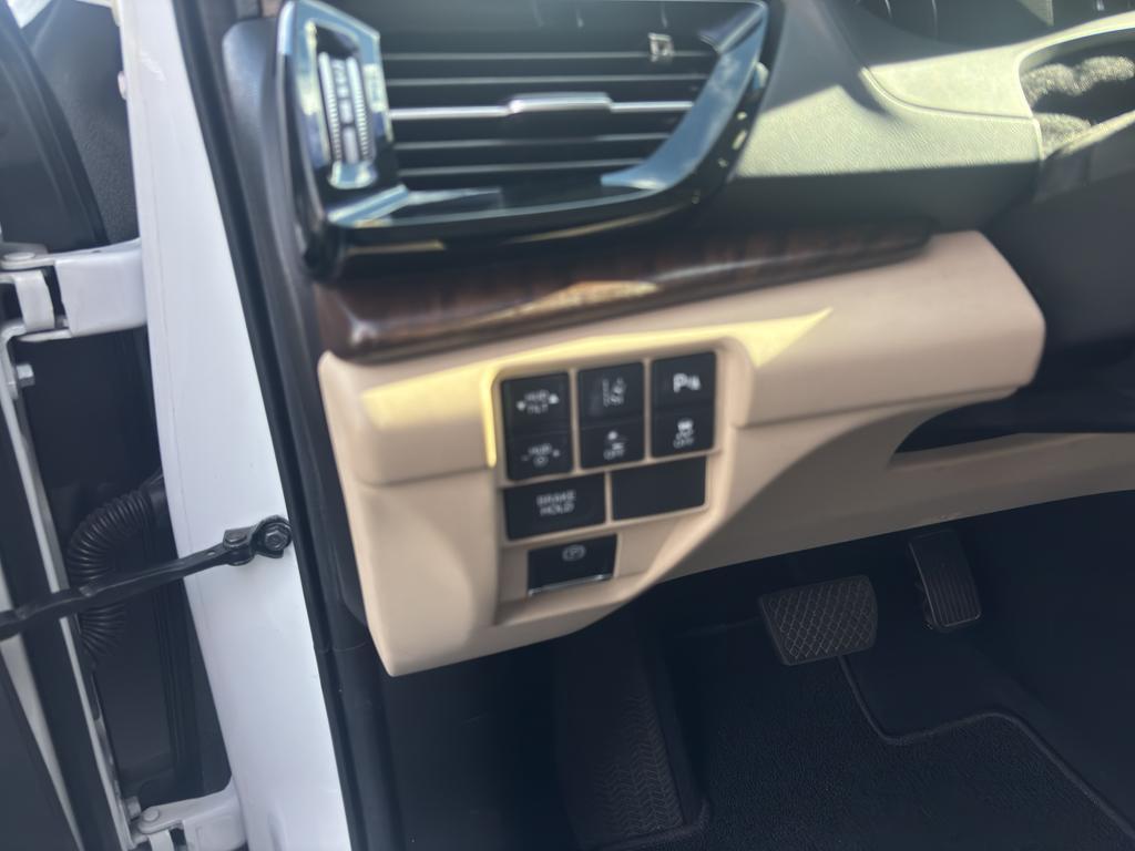 used 2021 Acura RDX car, priced at $29,300