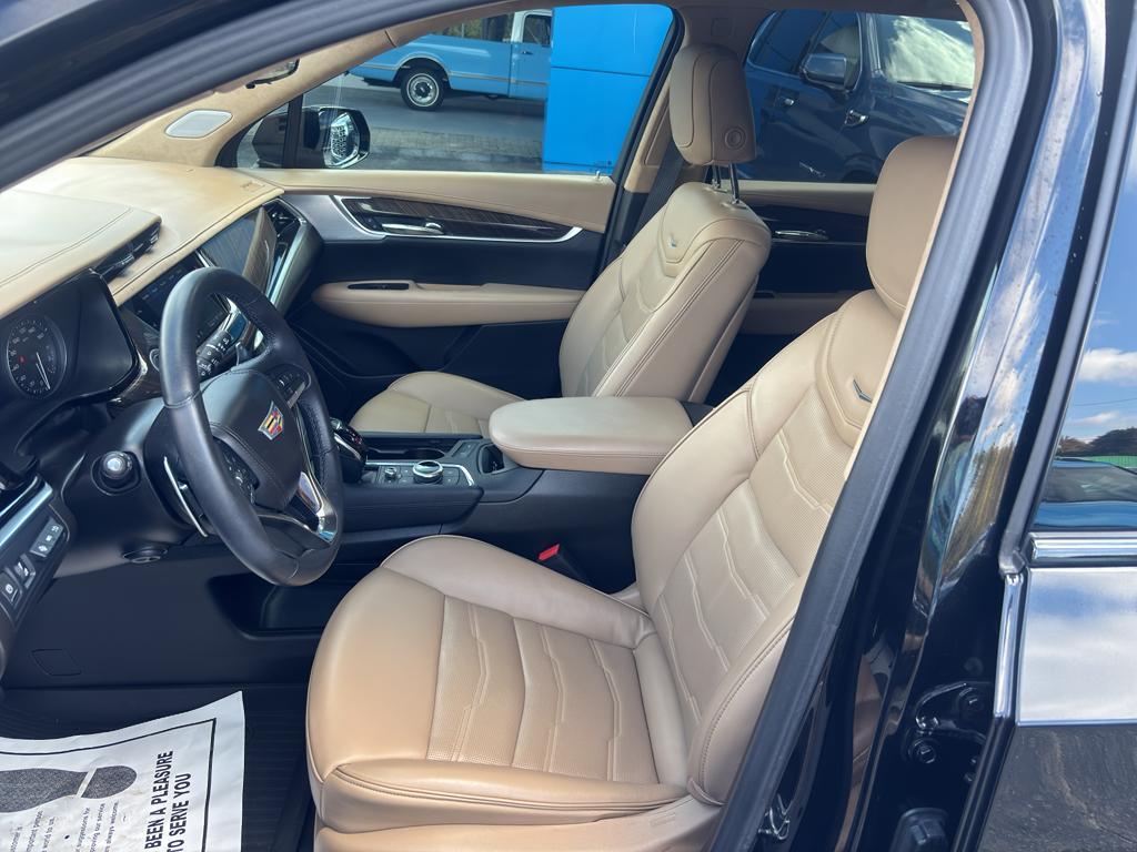 used 2024 Cadillac XT6 car, priced at $51,415