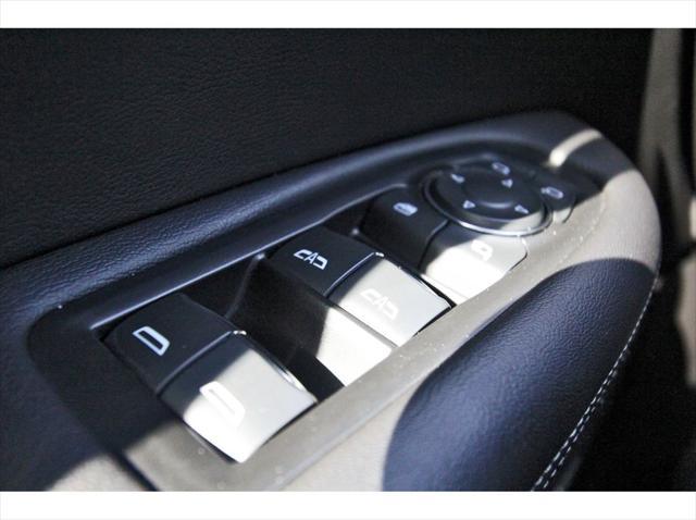 used 2022 Cadillac XT5 car, priced at $26,991