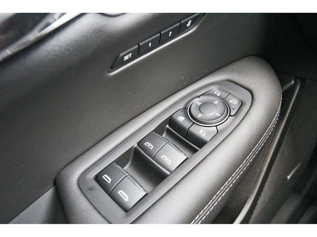 used 2025 Cadillac XT6 car, priced at $56,123