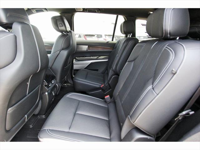 new 2026 Cadillac VISTIQ car, priced at $80,215